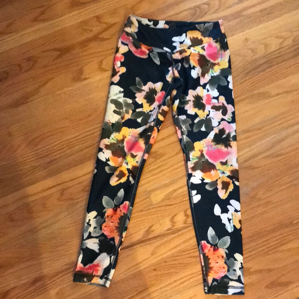 Anthropologie yoga pants. Size small. Floral print